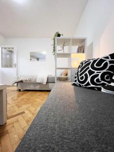 Fully Equipped - Cozy & Convenient City Apartment