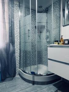 small luxury torvajanica