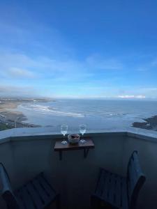 Spectacular 2 Bedroom Balcony Sea View Flat - 4hvězdičkové hotely ve městě Scarborough