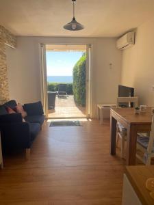 Sanary charmant appartement bord de mer