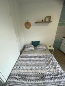 Superbe studio neuf avec Balcon