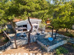 Cleo beachfront villa