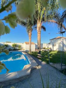 Acogedora casa de invitados con piscina 1