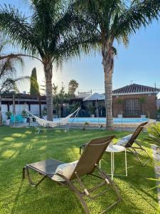 Acogedora casa de invitados con piscina 1