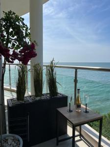 Golf Coast Boutique Studio with sea view