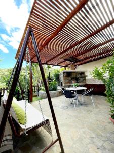 Platipodi stone house