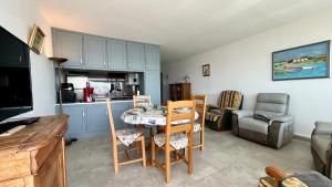 Appt avec vue EXCEPTIONNELLE sur la baie + garage