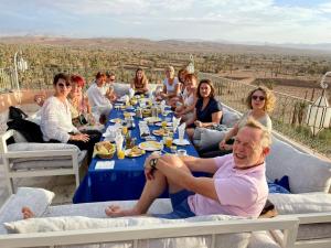 Hotel Kasbah Ennakhile - Authentic Stay in Nkob