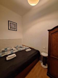 Peaceful central base with cafés, bars, and nightlife buzz