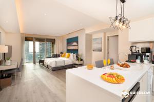 Fashion avenue Dubai Mall -The Residence
