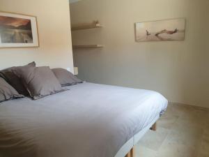 Maisons de vacances Location independante au coeur des Alpilles pour 2 personnes avec Jacuzzi : photos des chambres