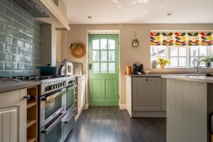 The Cottage - Characterful, coastal family home with new hot tub