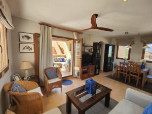 Attic apartment in Vera Beach with wifi and air-conditioning