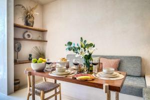 Stunning 1BR in Jungle with Pool, Restaurant and Gym