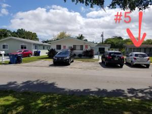 Cute Renovated Studio 4 Miles from Hard Rock Hotel