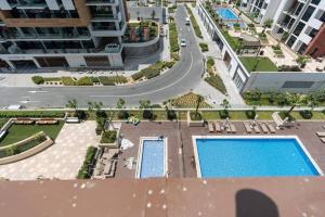 12 min from downtown - Studio - Azizi Riviera