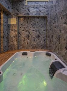 Royal Gold City Suites by Omilos Hotels