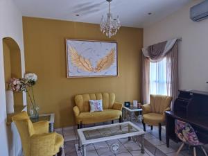 Departamento amplio con estacionamiento, WiFi rápido, equipado, muy cerca de Catedral