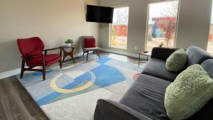 Timber & Tin F 2Bed 2Bath w Pool & Rooftop Deck