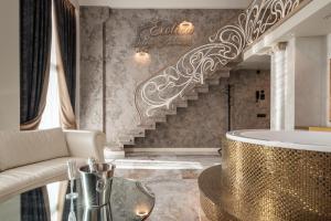 Jacuzzi Exotica Apartment