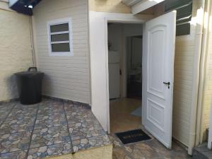 Pousada-Flat-Kitnet Mobiliada c Sala e 40m2 de conforto