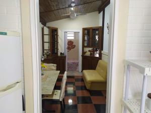 Pousada-Flat-Kitnet Mobiliada c Sala e 40m2 de conforto