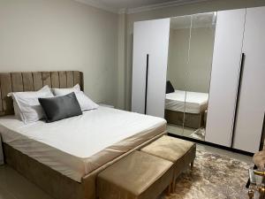 Property Sisters, Elite apartment, B11