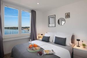 Harbor View Apartment