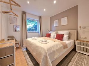 Charysma - Rosso-Suite, warmes & stilvolles Design, Terrasse, Parkplatz