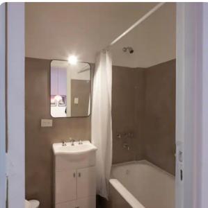 Departamento luminoso en el centro porteño