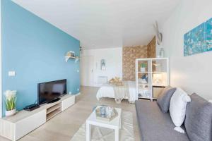 Appartements Le VanGogh - grand studio Disney 8 minutes : photos des chambres