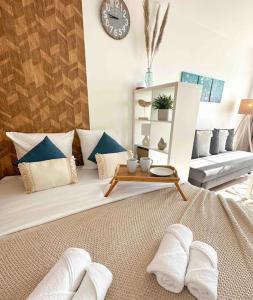 Appartements Le VanGogh - grand studio Disney 8 minutes : photos des chambres