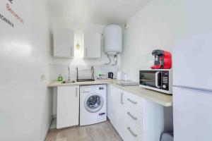 Appartements Le VanGogh - grand studio Disney 8 minutes : photos des chambres