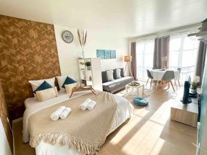 Appartements Le VanGogh - grand studio Disney 8 minutes : photos des chambres