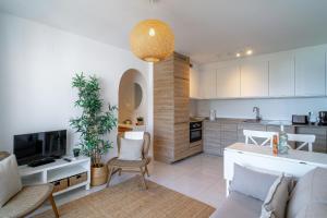 Capistrano Playa 201 by Casasol