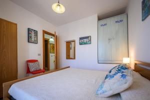 Residenza Grecale villetta con veranda vicino al paese img16