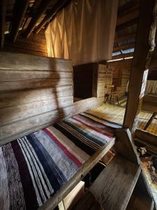 Elämyksellinen majoitus aitassa