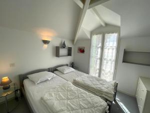 Maison chaleureuse avec piscine collective, près de la forêt, WiFi, parking privé - FR-1-323-441