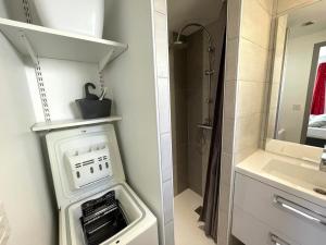 Maison chaleureuse avec piscine collective, près de la forêt, WiFi, parking privé - FR-1-323-441