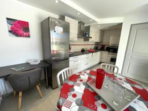 Maison chaleureuse avec piscine, proche forêt et plage, à Saint Jean de Monts - Wifi gratuit - FR-1-323-441