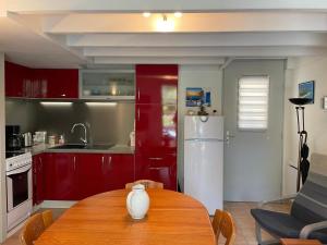 Maison de vacances avec piscine, terrasse et coin détente en forêt, proche plage! - FR-1-323-486