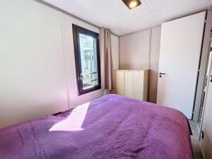 Chalets Chalet 6 Pers. a Jullouville - Piscine Chauffee, Proche Plage et Commerces - FR-1-361-541 : photos des chambres