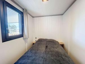 Chalets Chalet 6 Pers. a Jullouville - Piscine Chauffee, Proche Plage et Commerces - FR-1-361-541 : photos des chambres