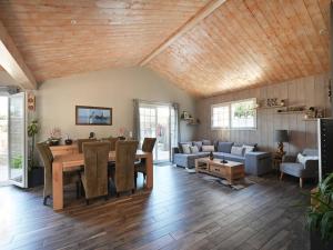 Maisons de vacances Maison Familiale a Saint-Clement, Proche Plage, Jardin, Cheminee, BBQ, 3 Ch, Internet - FR-1-434-114 : photos des chambres