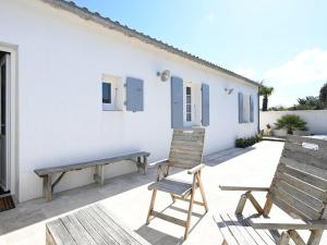 Maisons de vacances Maison Familiale a Saint-Clement, Proche Plage, Jardin, Cheminee, BBQ, 3 Ch, Internet - FR-1-434-114 : Maison de Vacances