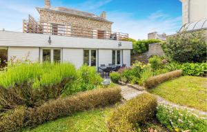 3 Bedroom Lovely Home In Saint-Malo