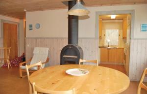 3 Bedroom Amazing Home In Holmsjö