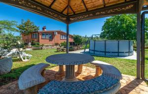 2 Bedroom Amazing Home In Vodnjan