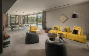 3 Bedroom Awesome Home In Sterna 