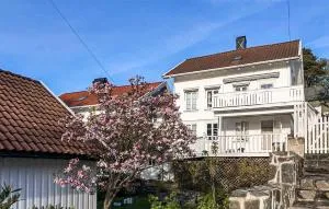 3 Bedroom Nice Home In Arendal - 弗维克